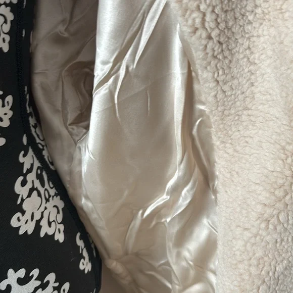 Cozy Cream Teddy Coat - Picture 2 of 3